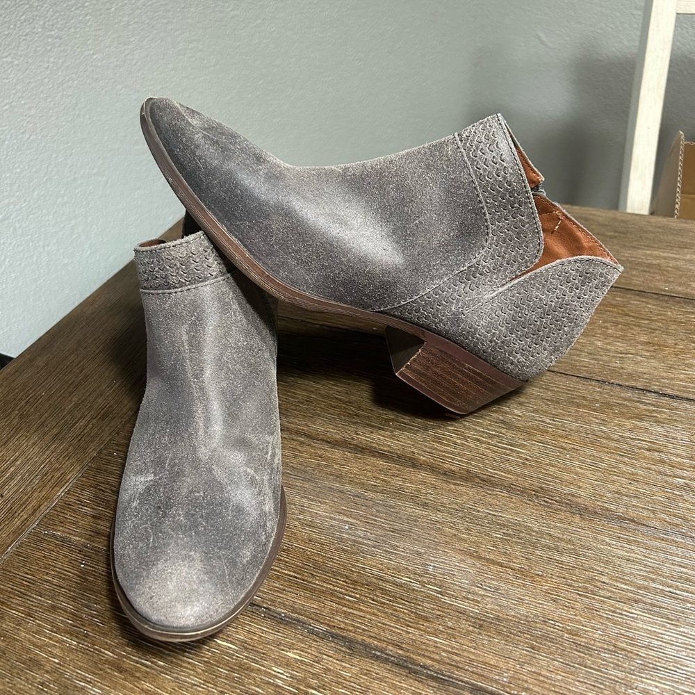 Genuine leather Brinley laser cut boots size 9 - Picture 2 of 12